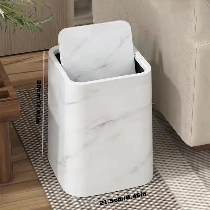 Elegant søppelbøtte i marmordesign med svinglokk