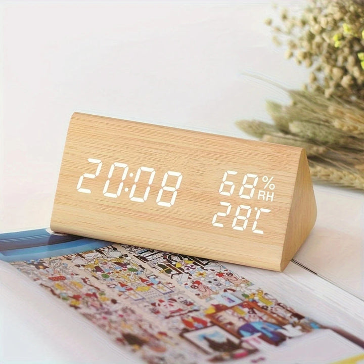 Skanto | Elora Tre LED Vekkerklokke Digital Skjerm