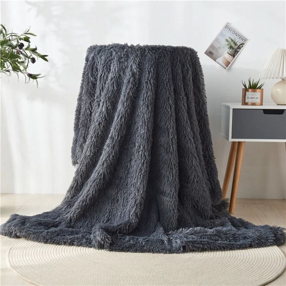 Skanto | Soft artificial fur blanket with velvet-like warmth