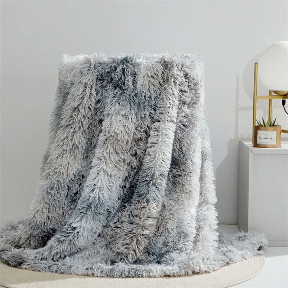 Skanto | Soft artificial fur blanket with velvet-like warmth
