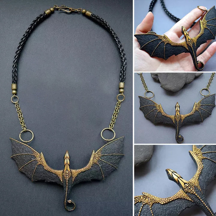 Skanto | Flying Dragons Necklace