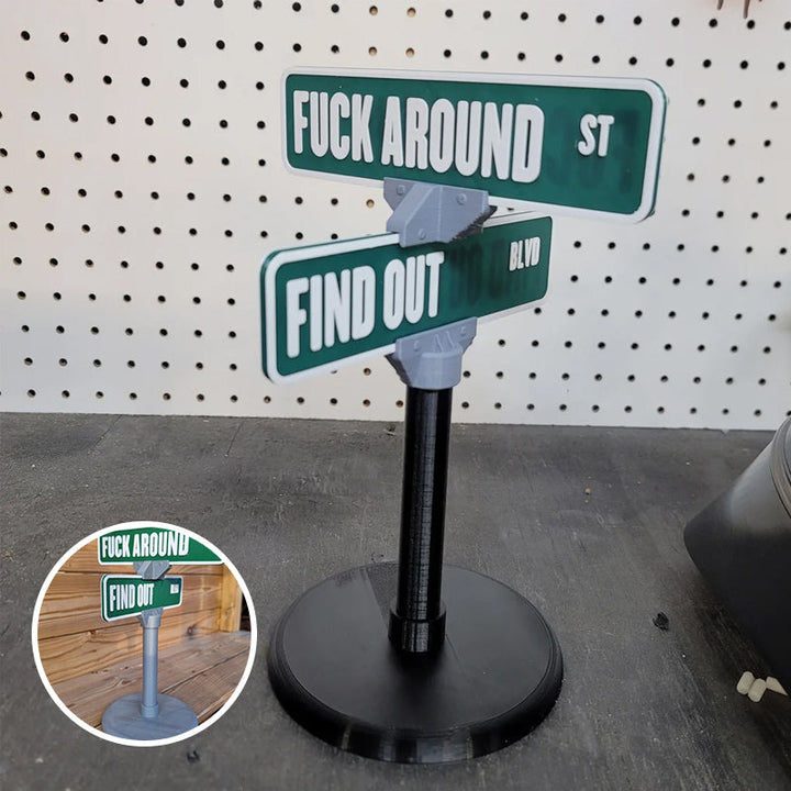 Skanto | F Around/Find Out Gate Skilt Kontor Dekorasjon