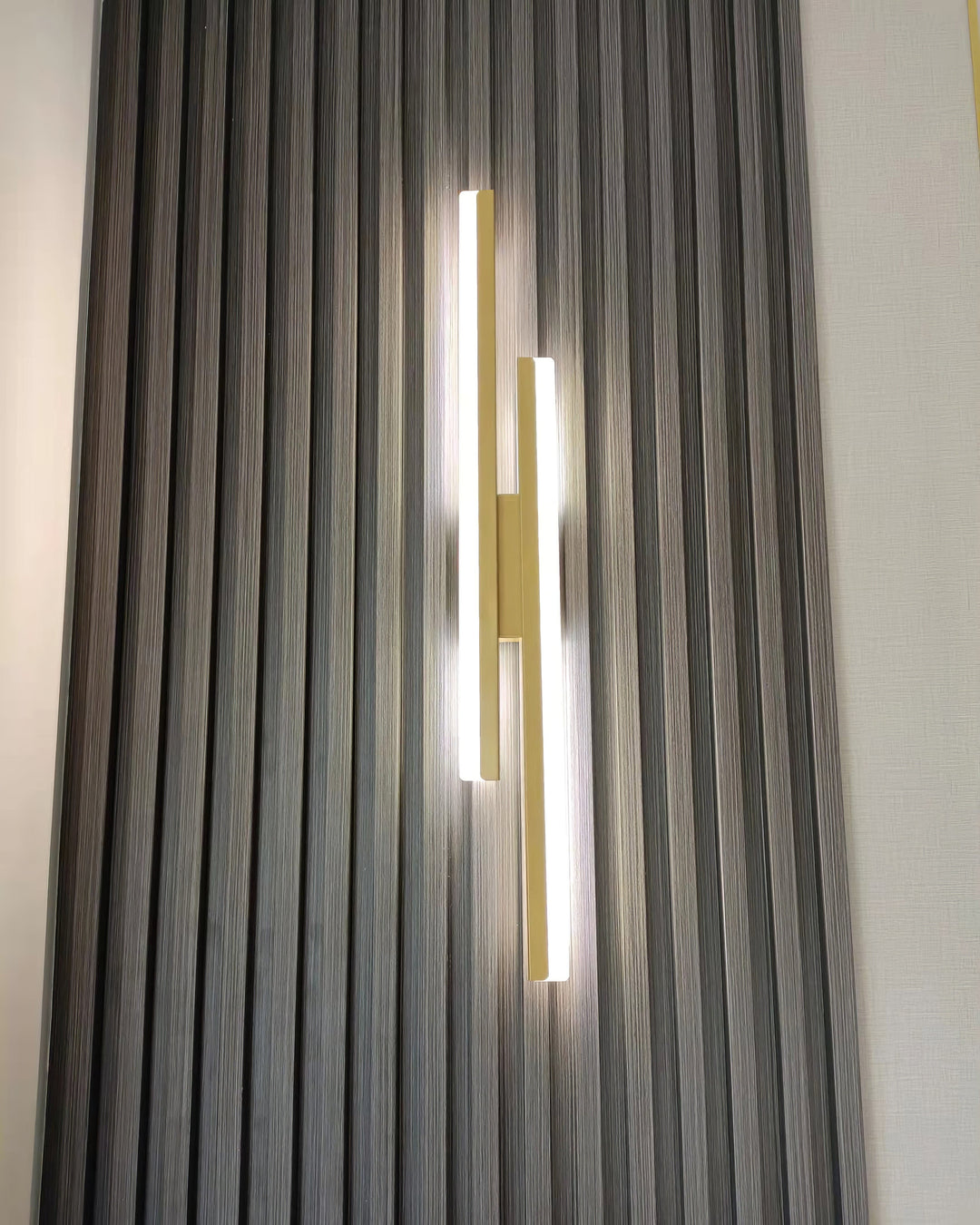 Skanto | NordicGlow – Strømlinjeformet LED Vegglampe for Moderne Rom