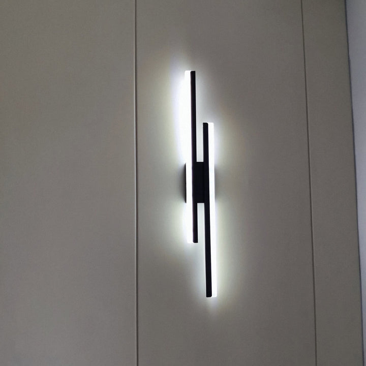 Skanto | NordicGlow – Strømlinjeformet LED Vegglampe for Moderne Rom