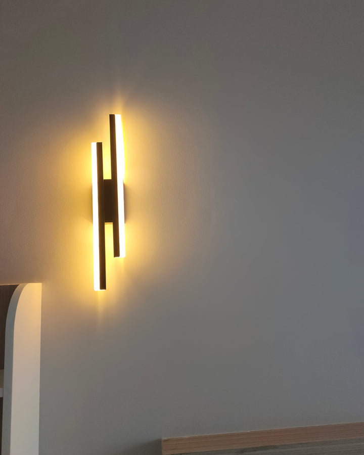 Skanto | NordicGlow – Strømlinjeformet LED Vegglampe for Moderne Rom