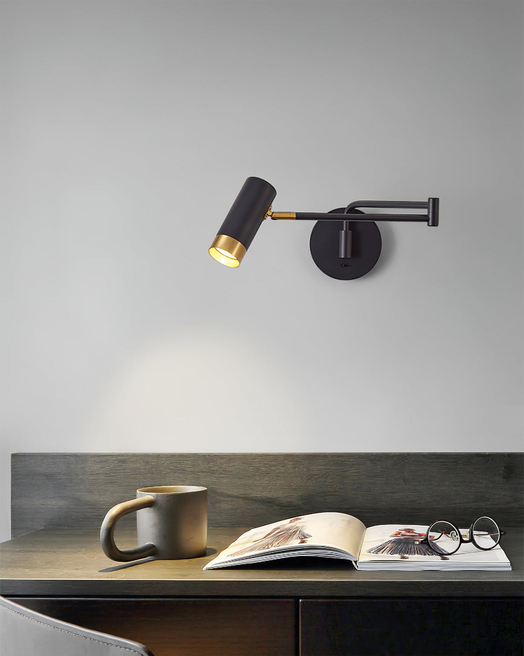 Skanto | FlexiLume – Justerbar vegglampe med arm for variert belysning