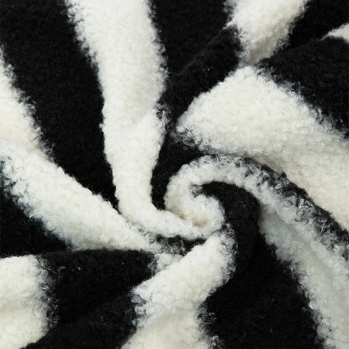 Moderne Faux Lambswool Kattesofa med Brede Armlener og Avtakbar Pute | Skanto