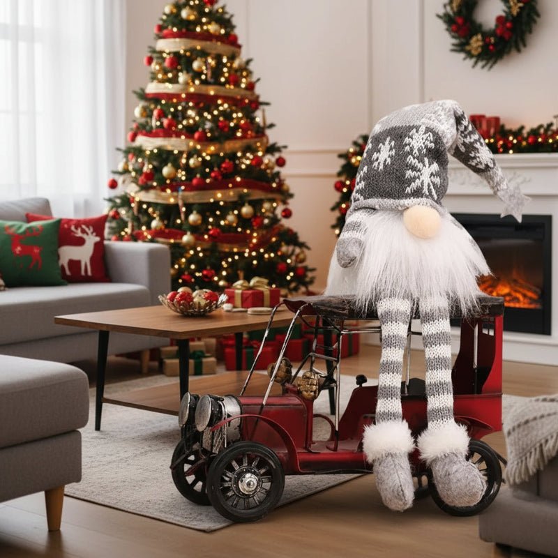 Skanto | Luminous Christmas doll with warm, yellow glow for festive decoration
