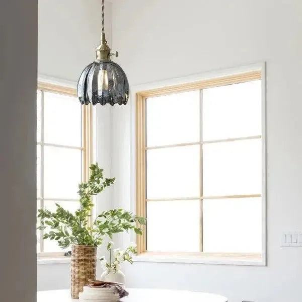 Skanto | Elegant Glassehengende Lampe i Blomsterform