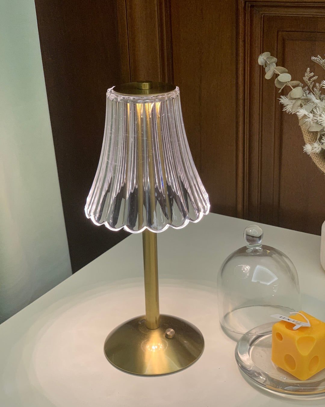 Skanto | RadiantGold – Elegant Bærbar Bordlampe