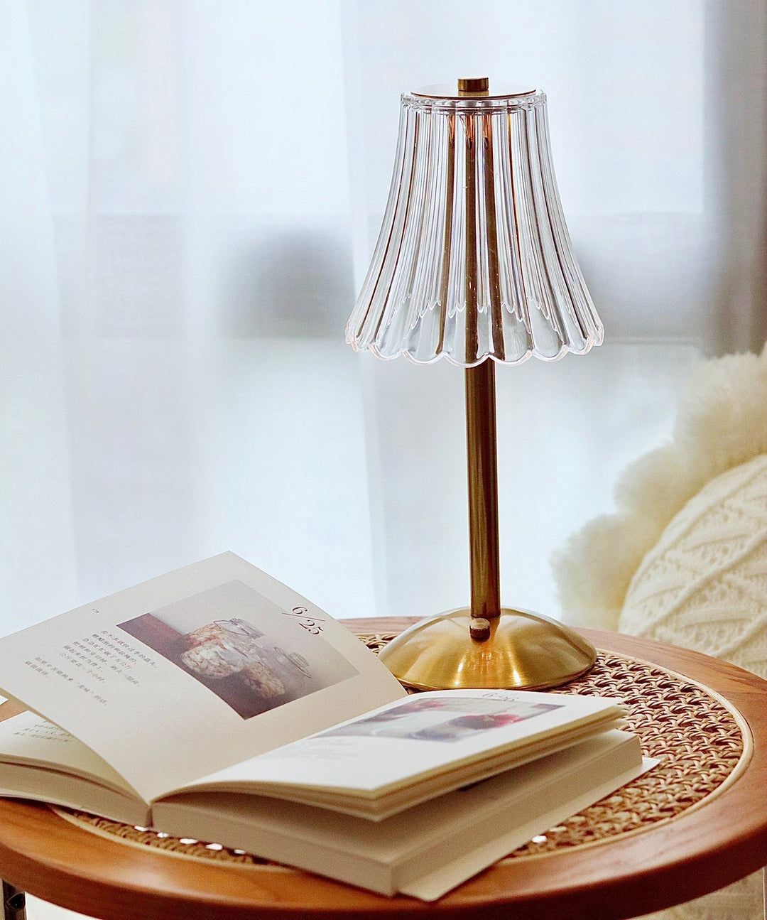 Skanto | RadiantGold – Elegant Bærbar Bordlampe