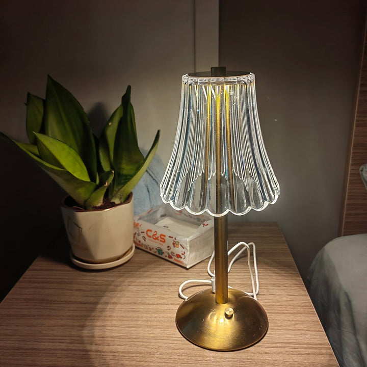 Skanto | RadiantGold – Elegant Bærbar Bordlampe