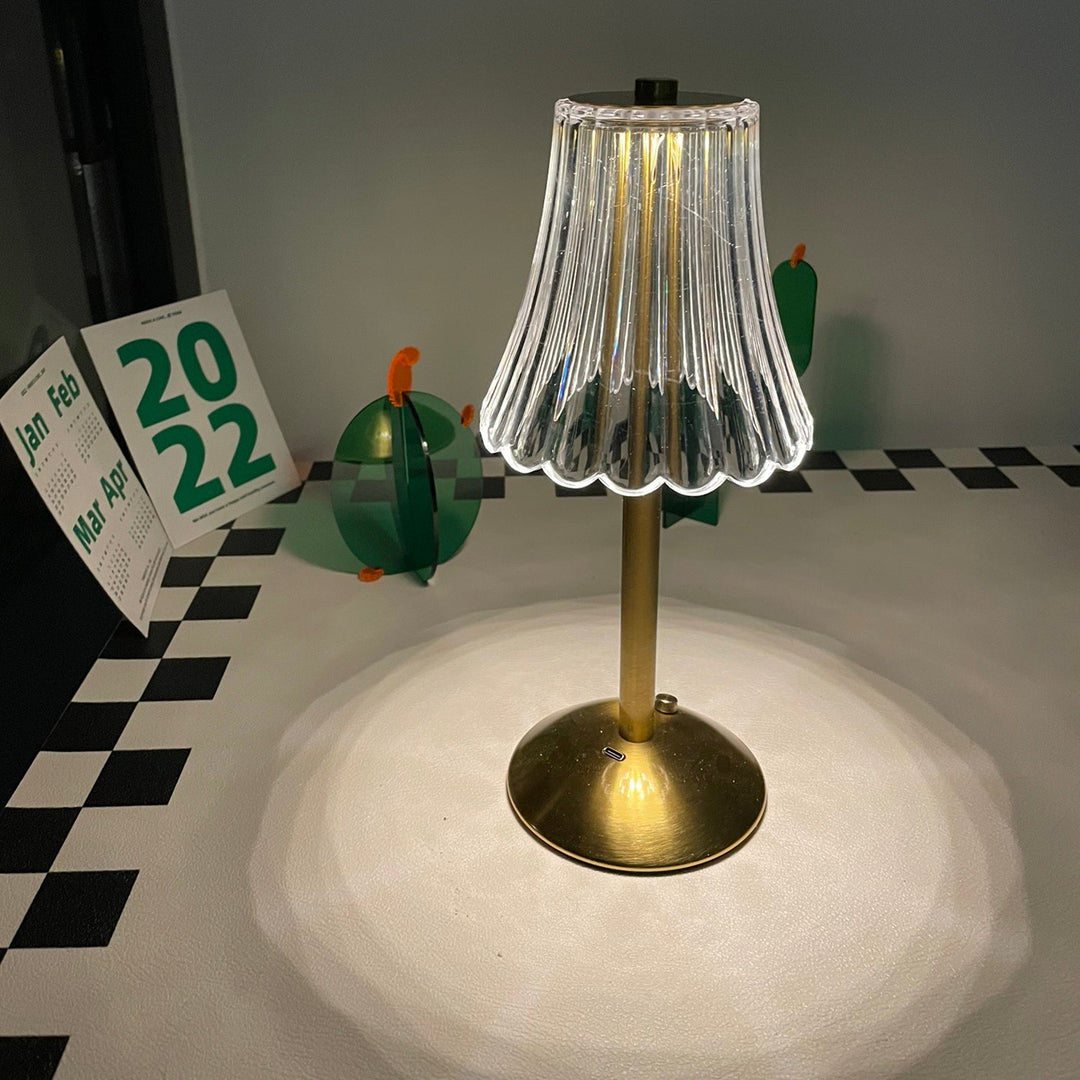 Skanto | RadiantGold – Elegant Bærbar Bordlampe