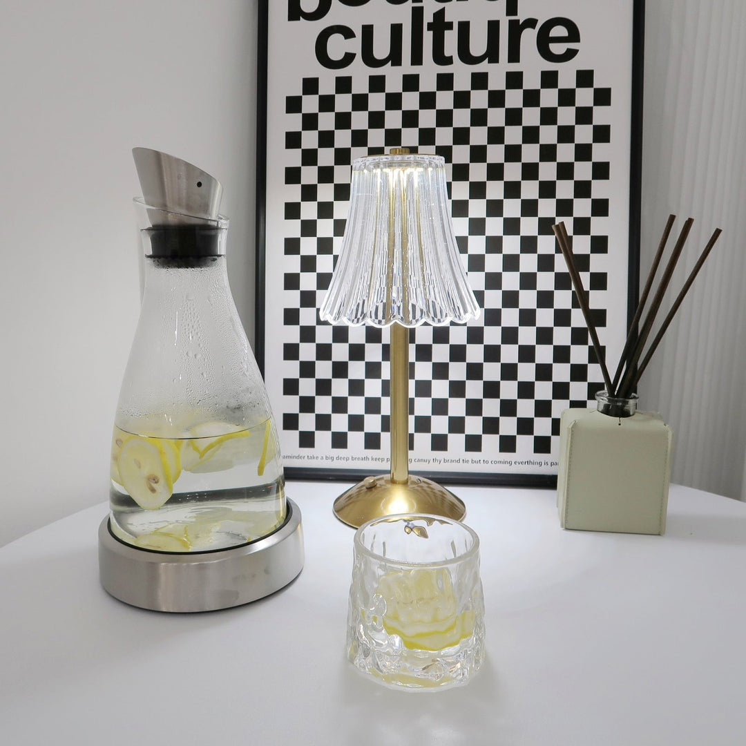 Skanto | RadiantGold – Elegant Bærbar Bordlampe