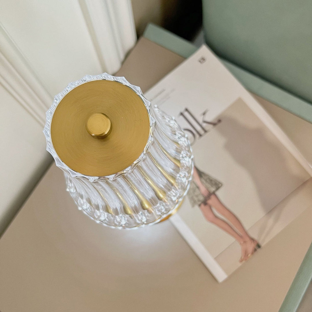 Skanto | RadiantGold – Elegant Bærbar Bordlampe