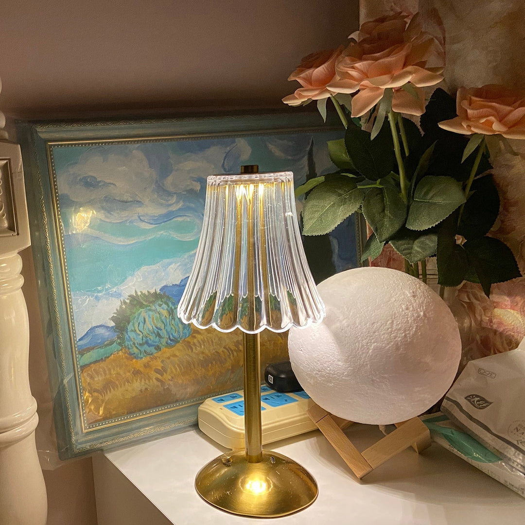 Skanto | RadiantGold – Elegant Bærbar Bordlampe