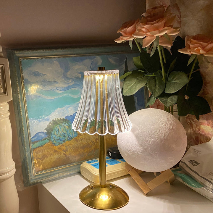 Skanto | RadiantGold – Elegant Bærbar Bordlampe