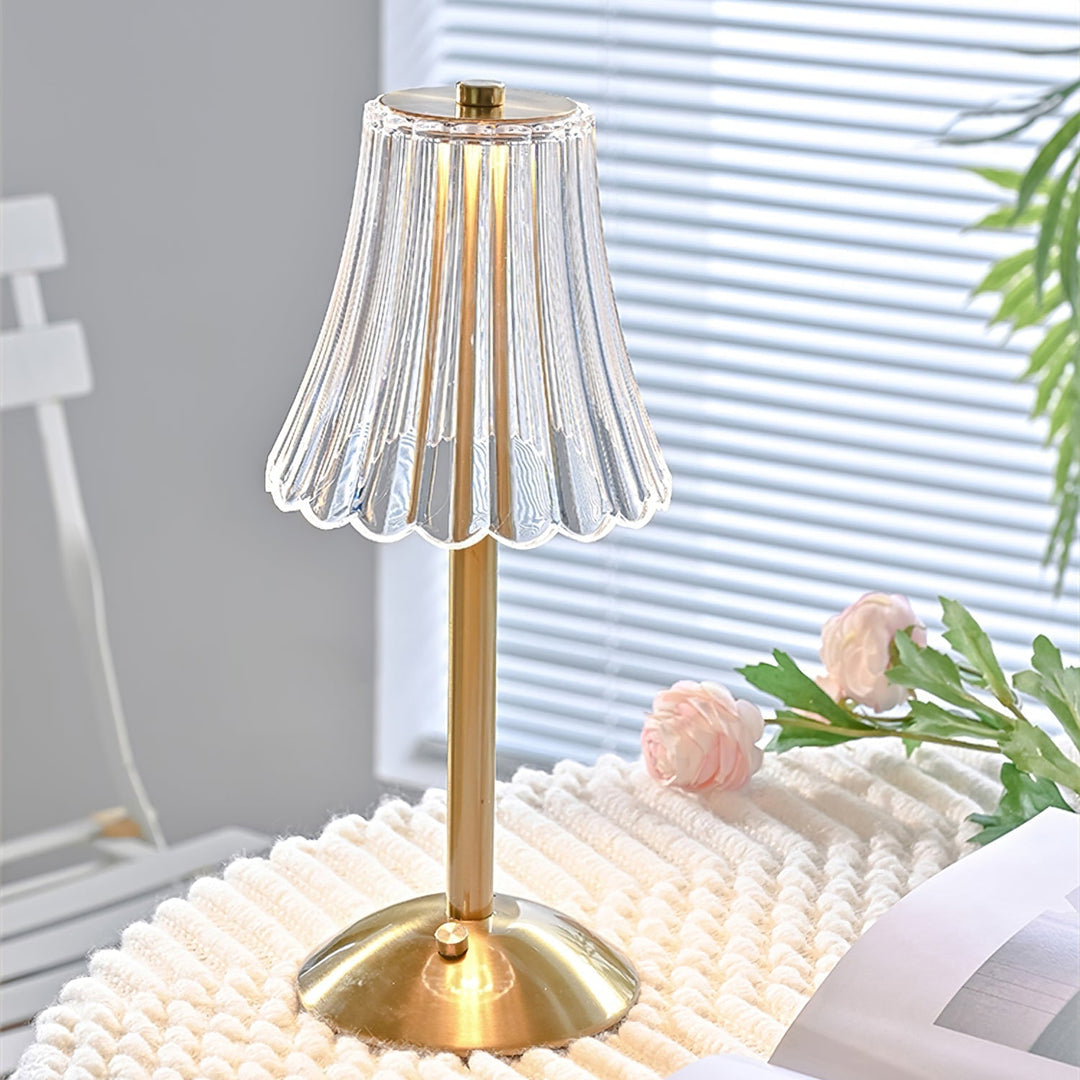 Skanto | RadiantGold – Elegant Bærbar Bordlampe