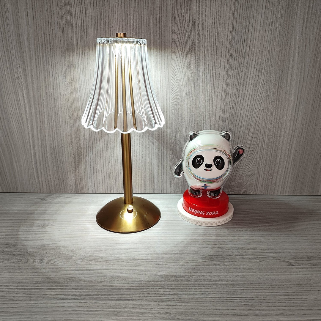 Skanto | RadiantGold – Elegant Bærbar Bordlampe