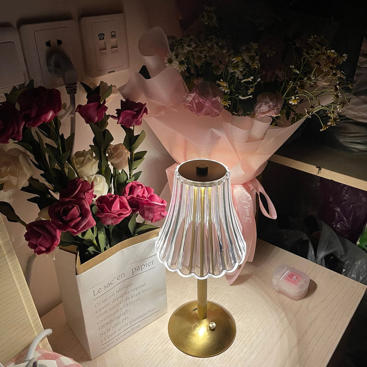 Skanto | RadiantGold – Elegant Bærbar Bordlampe