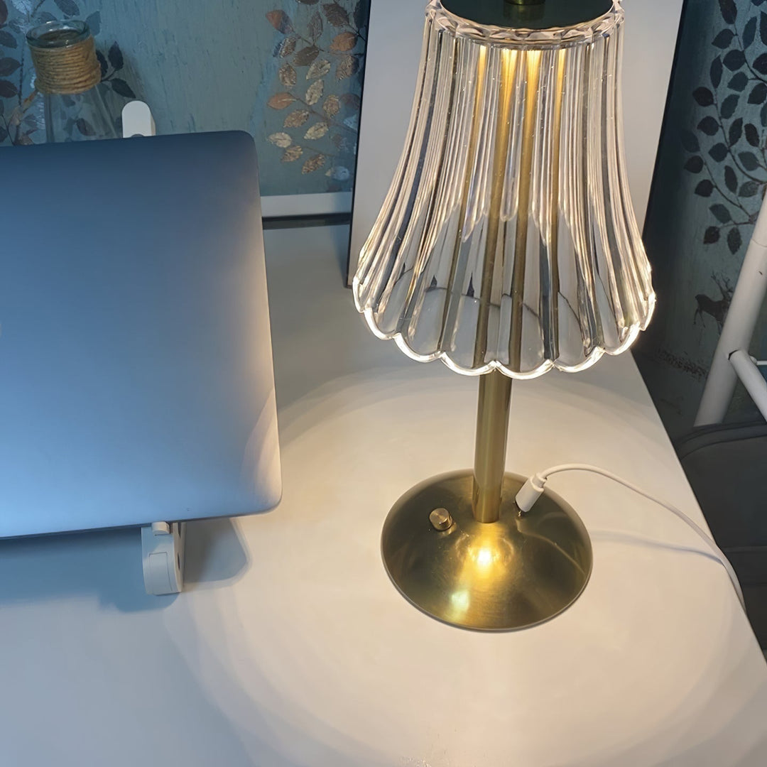 Skanto | RadiantGold – Elegant Bærbar Bordlampe