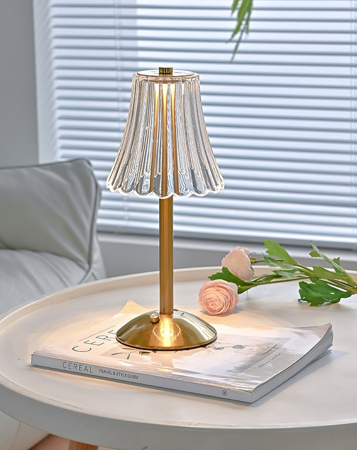 Skanto | RadiantGold – Elegant Bærbar Bordlampe