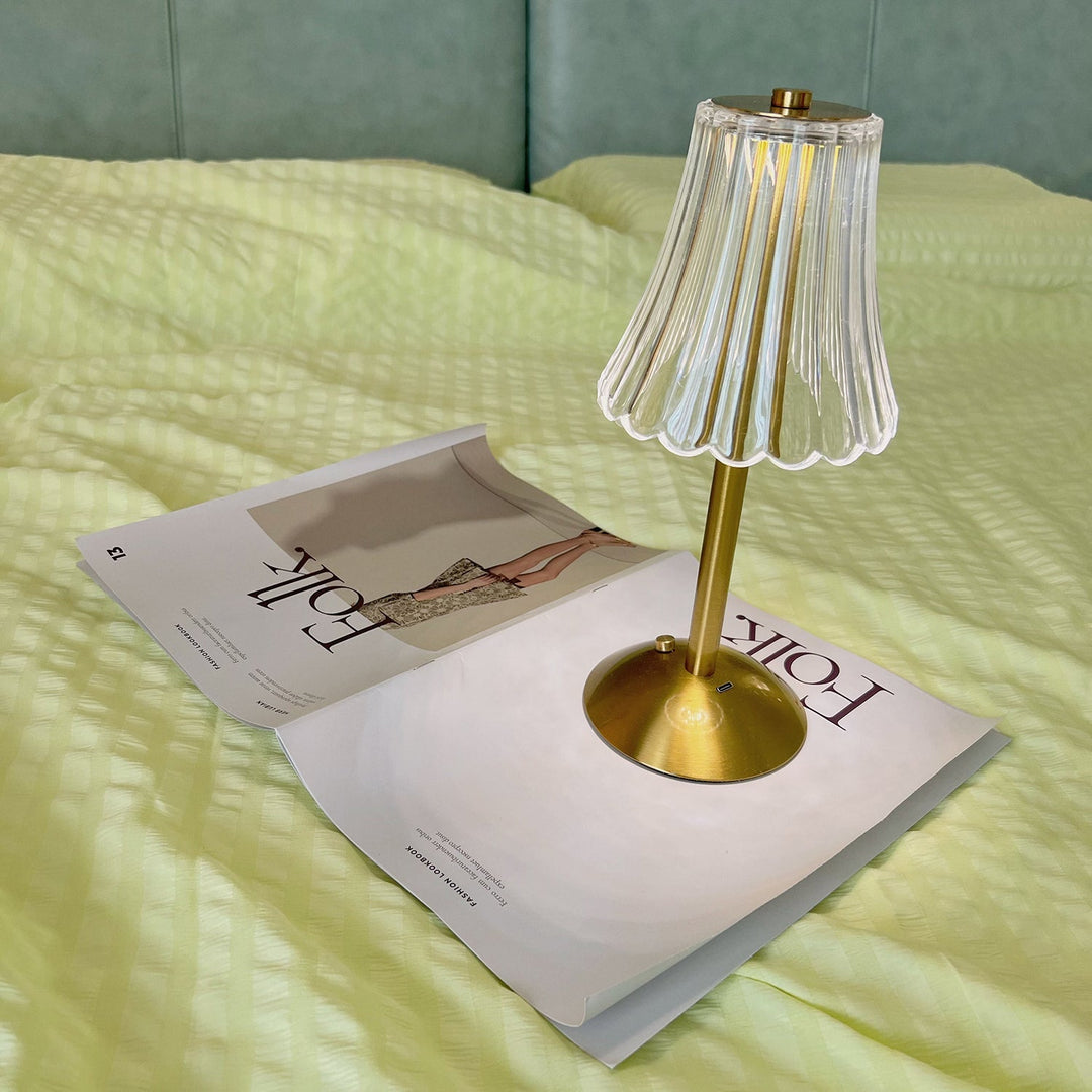 Skanto | RadiantGold – Elegant Bærbar Bordlampe