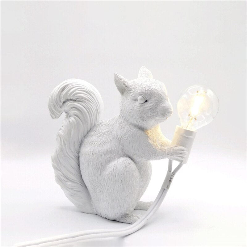 Skanto | SquirrelBright Nordisk Eikelampe | Designer Dekor | LED Stemningslys | Perfekt for Hjemmet