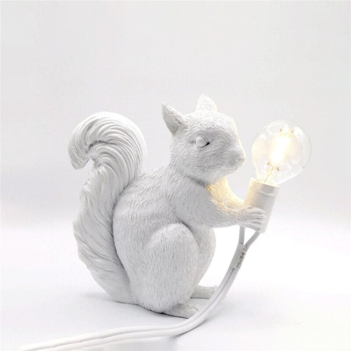 Skanto | SquirrelBright Nordisk Eikelampe | Designer Dekor | LED Stemningslys | Perfekt for Hjemmet