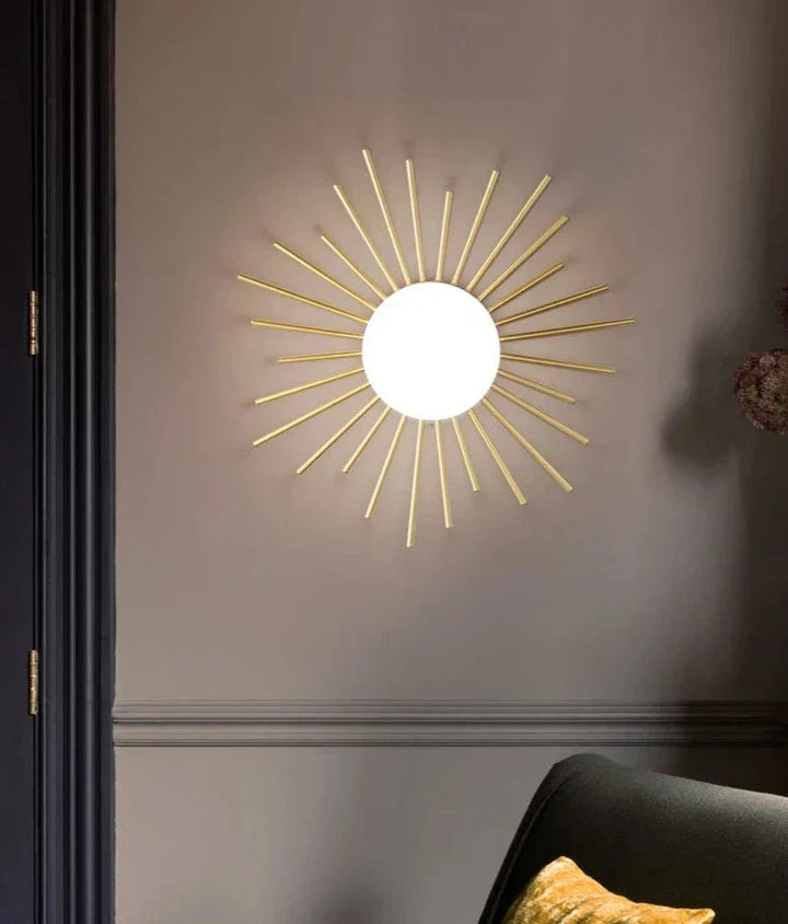 Skanto | HaloBeam – Elegant Glass og Jern Vegglampe for Klassisk Touch