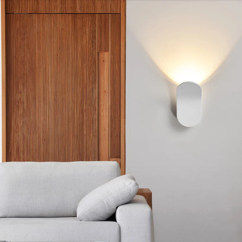 Skanto | SkandiGlow Vegglampe | LED Skateboard Design | Moderne & Kreativ