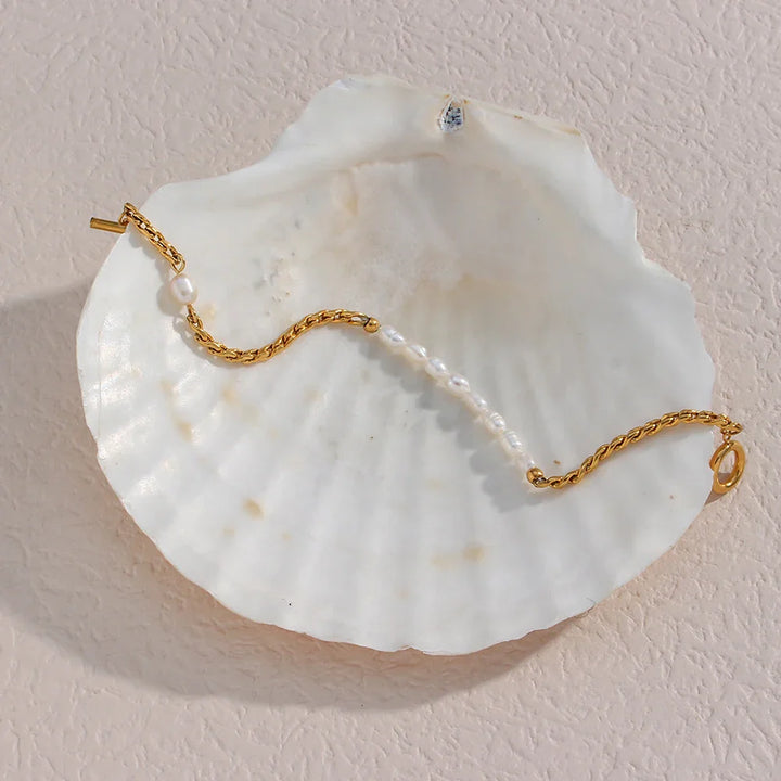 Skanto | Classic Twist Pearl Circle Lock Bracelet