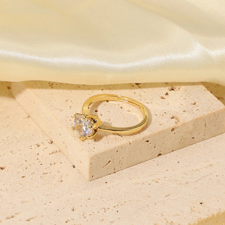 Skanto | Justerbar Klassisk 6 Tann Delikat Diamantring