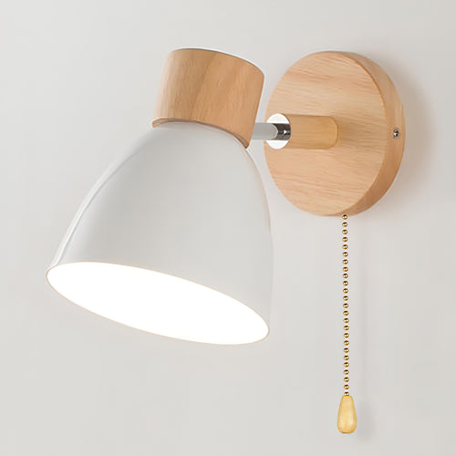 Skanto | Frendorf - Nordisk-modern hengende bryter vegglampe laget av tre