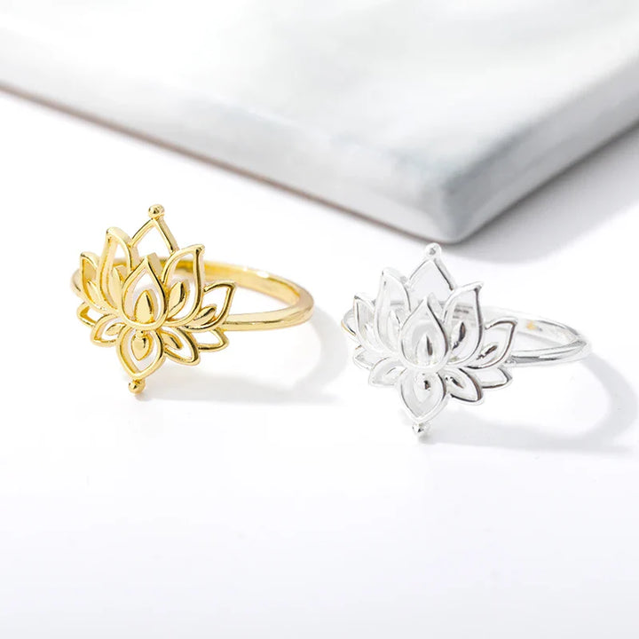 Skanto | Delikat Lotus Blomst Kontur Ring
