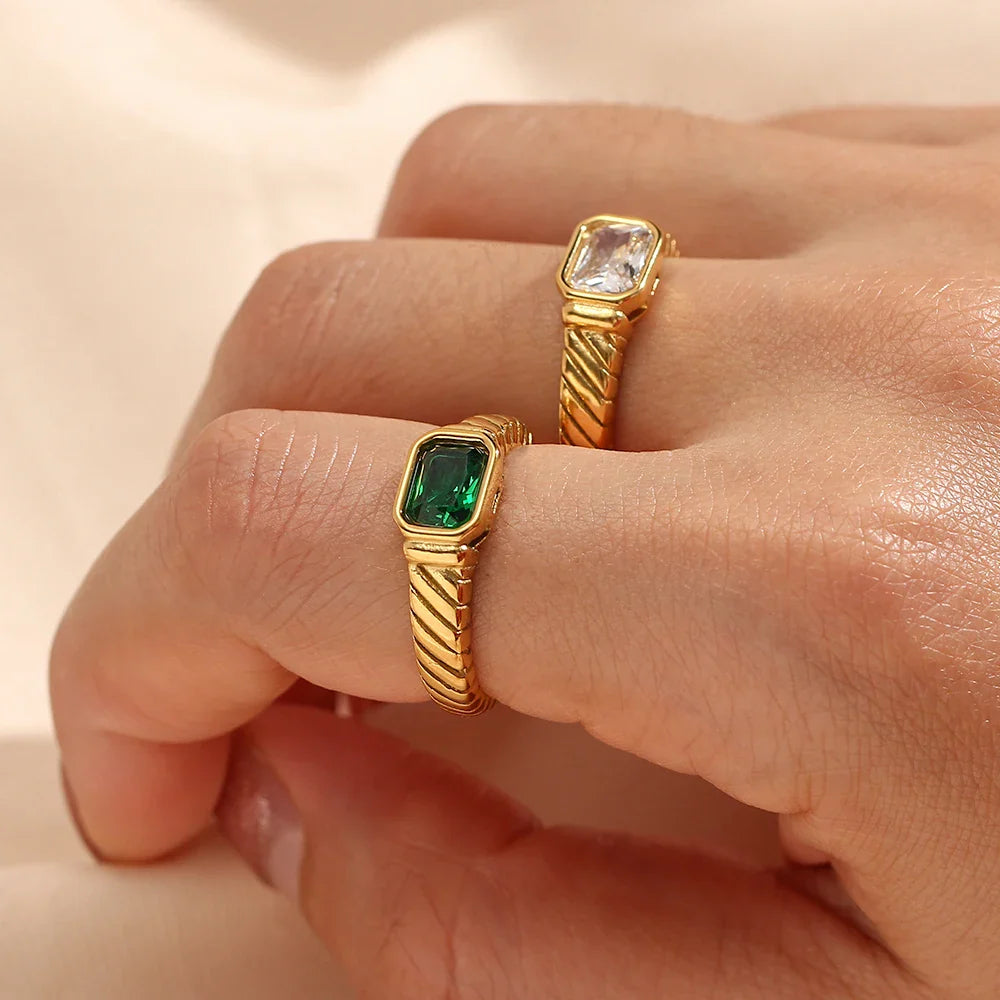 Skanto | Krysstrimmlet Baguette Diamantring