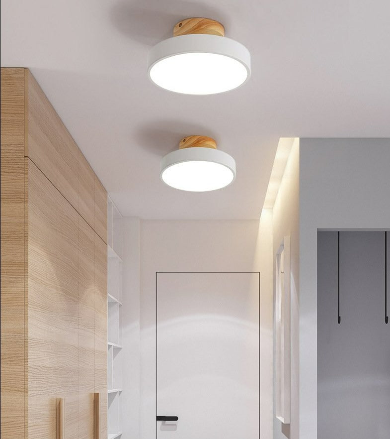 Fargerik nordisk LED-taklampe