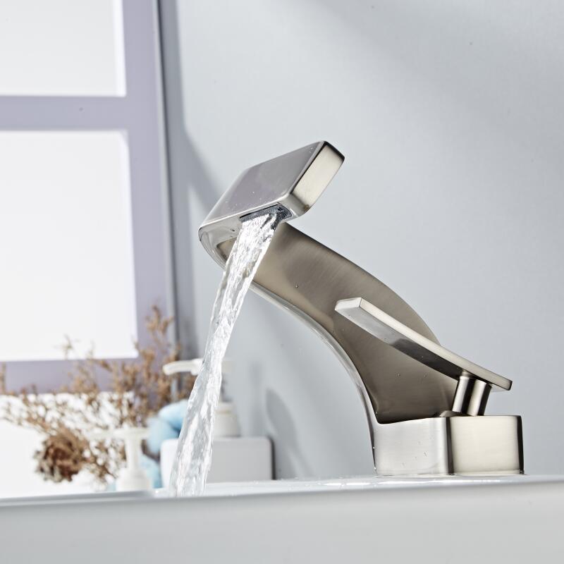 Everest – Moderne, buet armatur │ Dristig og raffinert design