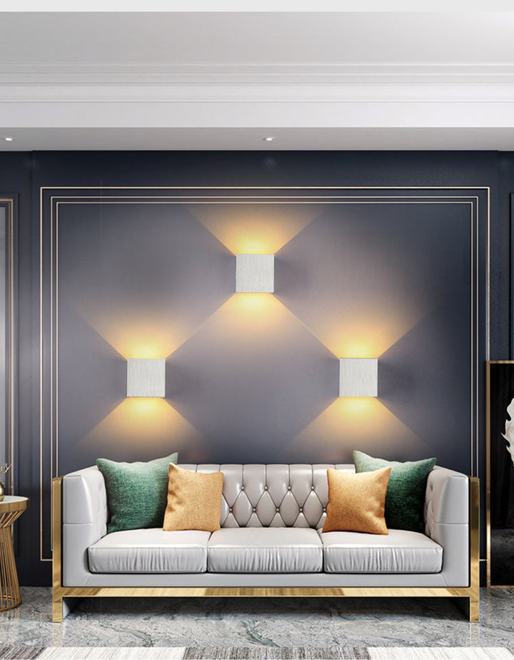 Skanto | ElegantBeam – Minimalist Vegglampe for Sofistikert Belysning