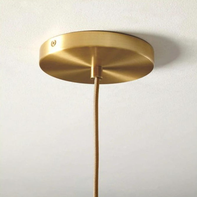 Moderne pendellamper laget av glasskuler