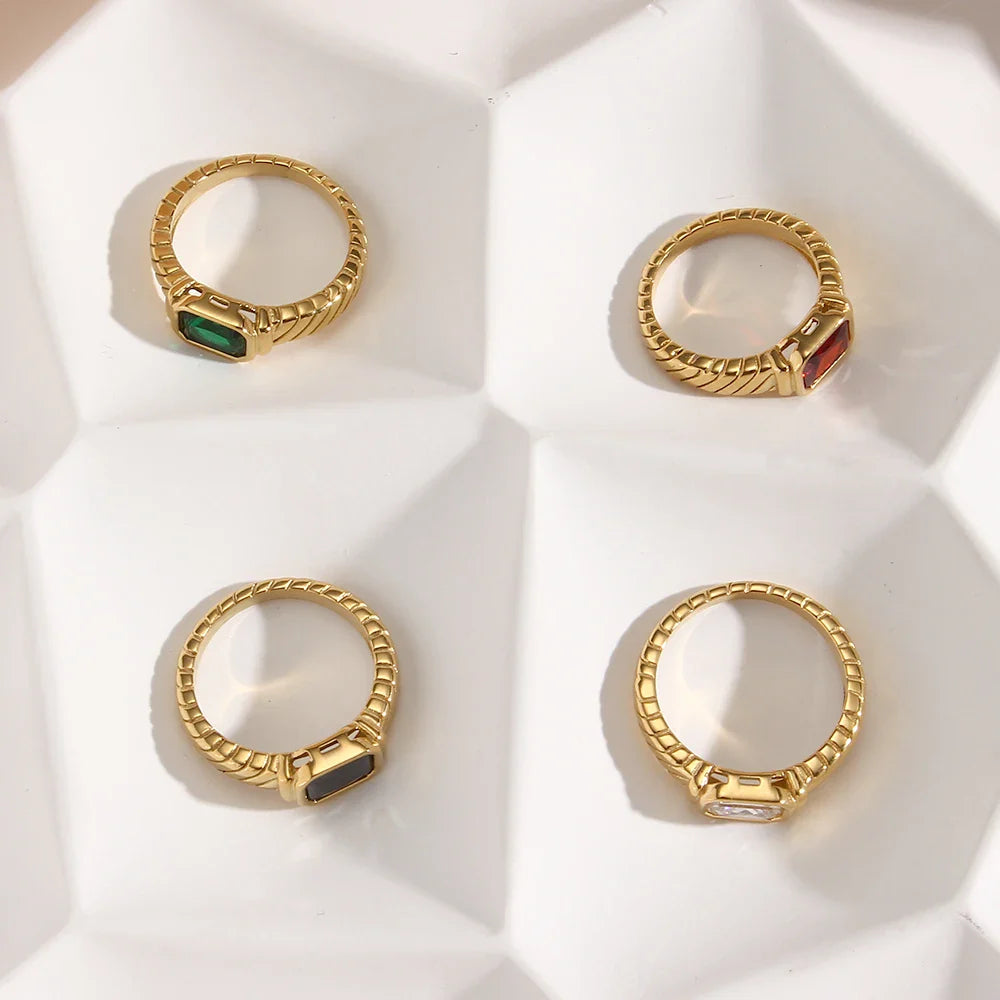 Skanto | Krysstrimmlet Baguette Diamantring