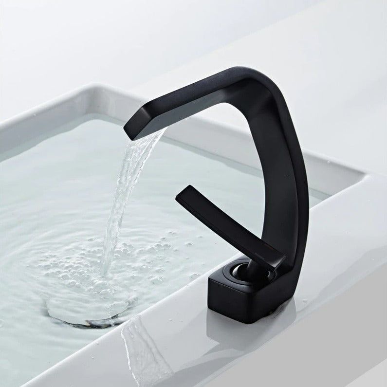 Skanto | Modern design curved faucet