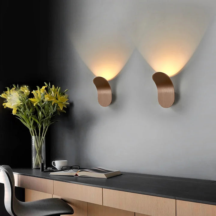 Skanto | SkandiGlow Vegglampe | LED Skateboard Design | Moderne & Kreativ