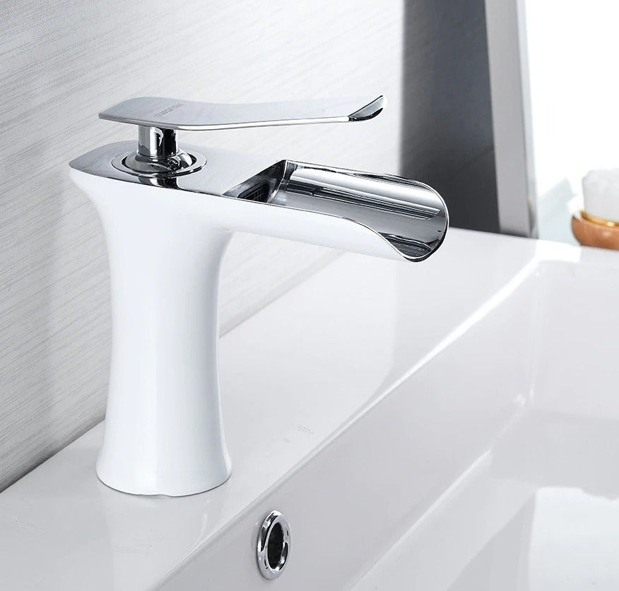 Skanto | Moderne Fosser Baderomsbatteri – Stilig Design & Elegant Vannstrøm