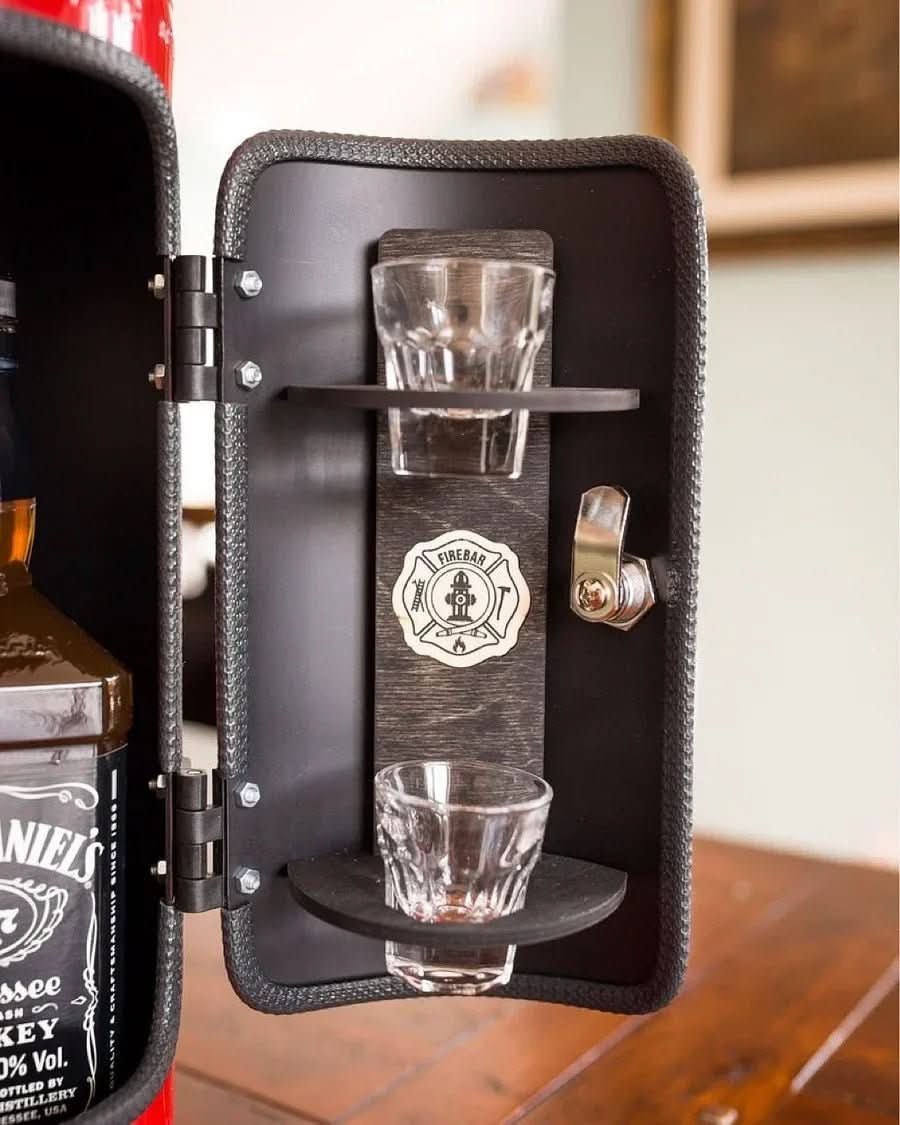 Skanto | Skjult minibar i brannslukkerdesign for stilfull oppbevaring