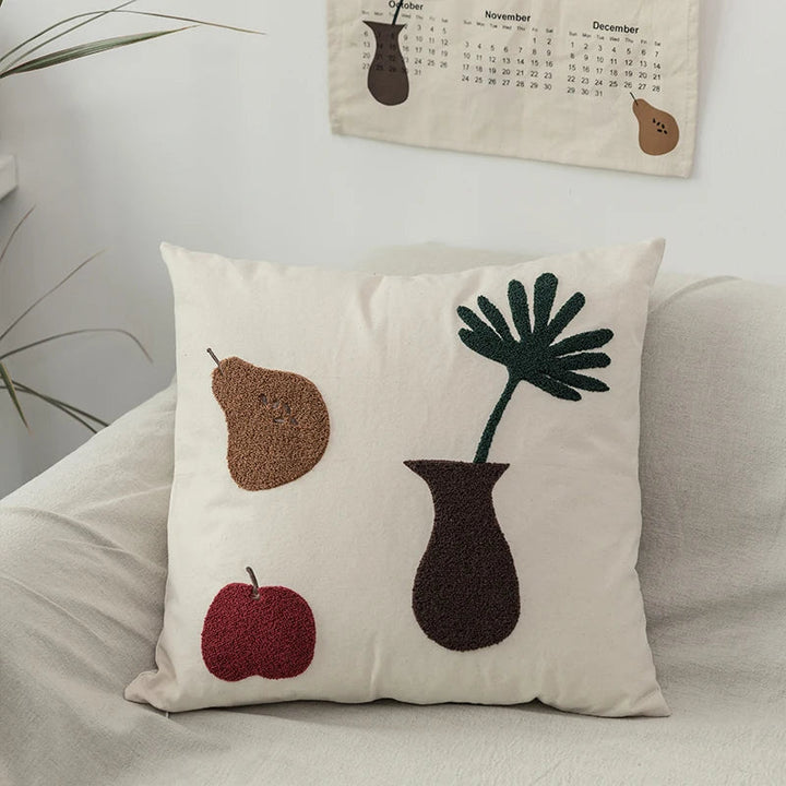 Black Cat & Garden Tufted Putekcase | Skanto