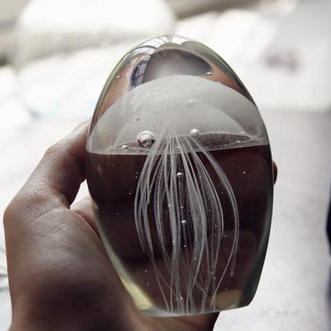 Skanto | Håndlaget Glitrende Glass Manet Figurine