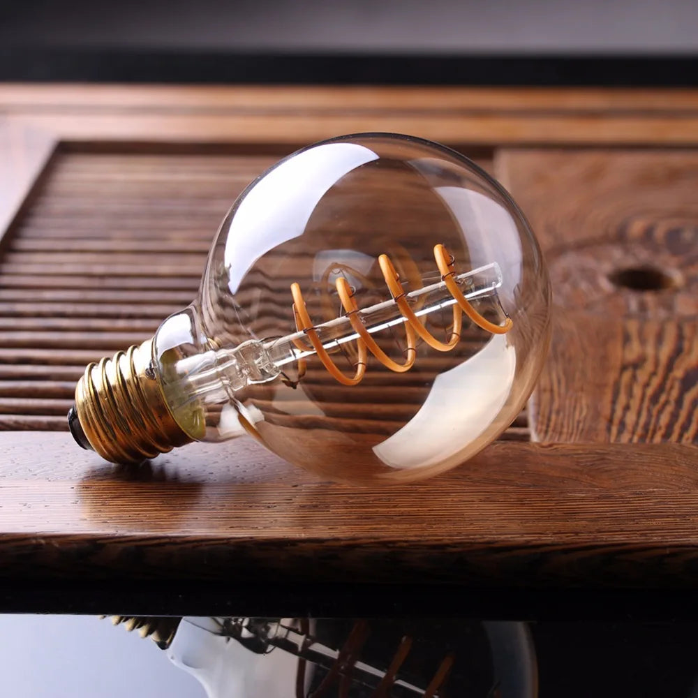 Skanto | Dimbar Vintage LED Lyspære (3W, E27 Undersøkelse) - Gull Spiral Filament for Kroner & Dekorativ Belysning