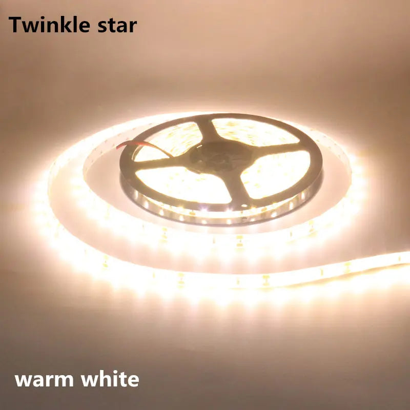 Skanto | Vanntett 5M LED-stripe lys i varm og kald hvit