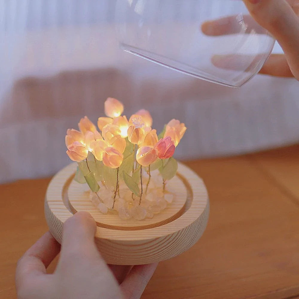 Håndlaget Tulip Nattbord Lampe Skanto